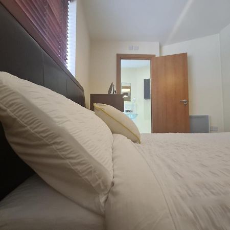 Red Naxela Canary Wharf Apartments London Bagian luar foto
