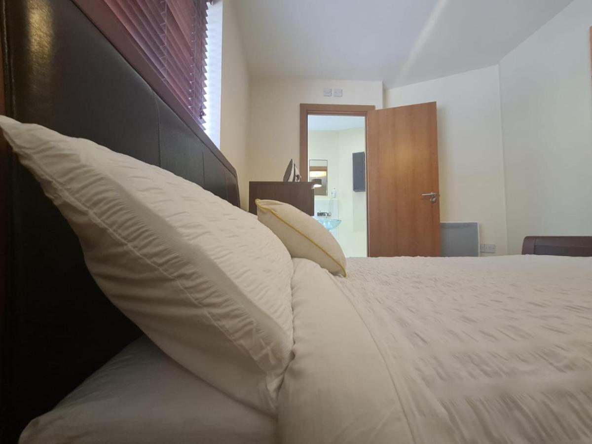 Red Naxela Canary Wharf Apartments London Bagian luar foto