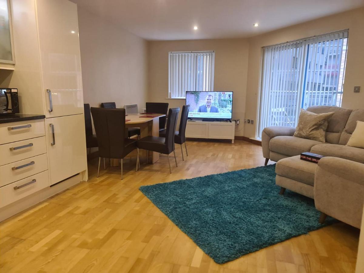 Red Naxela Canary Wharf Apartments London Bagian luar foto