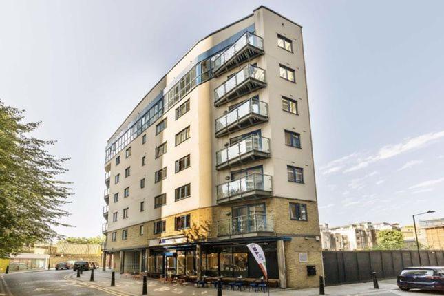 Red Naxela Canary Wharf Apartments London Bagian luar foto